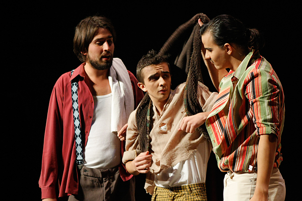 Zadarska Noć kazališta – “Teštament” (foto:Saša Čuka) Zadarska Noć kazališta – “Teštament” (foto:Saša Čuka)