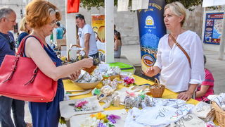 8. Međunarodni festival čipke u Pagu obilježila je modna revija i nastup klape Sol