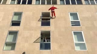 Spektakularno spuštanje Djeda Božićnjaka na Kalelargu Spektakularno spuštanje Djeda Božićnjaka na Kalelargu