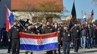 Škabrnja: Kolonom sjećanja obilježena je obljetnica stradavanja branitelja i civila Škabrnja: Kolonom sjećanja obilježena je obljetnica stradavanja branitelja i civila