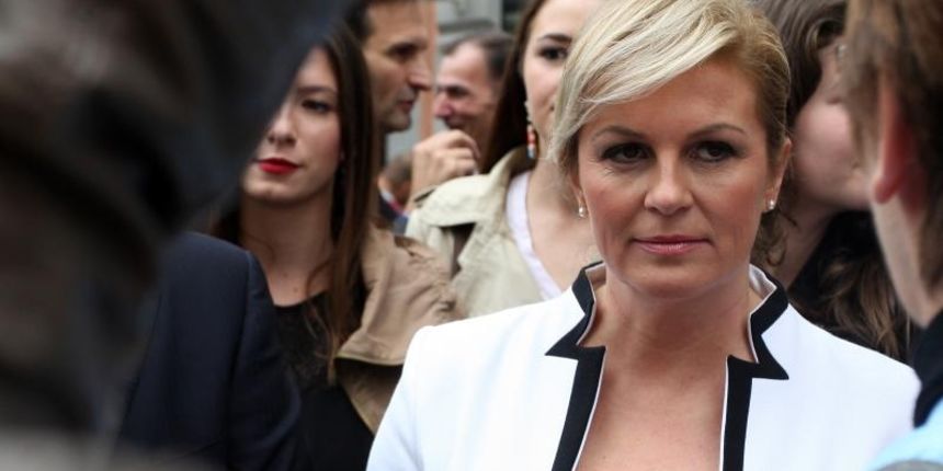 Zagreb – Kolinda Grabar Kitarovic posjetila je stand Saveza gluhih i nagluhih osoba koje obiljezavaju svoj dan. Photo: Borna Filic/PIXSELL Zagreb – Kolinda Grabar Kitarovic posjetila je stand Saveza gluhih i nagluhih osoba koje obiljezavaju svoj dan. Photo: Borna Filic/PIXSELL