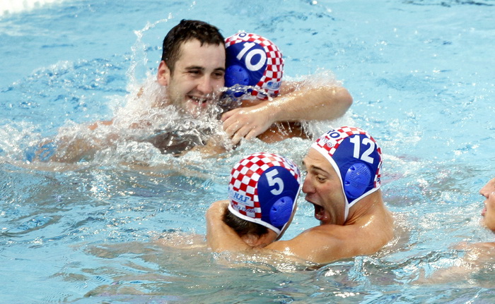 Zagreb, 090910.Bazen Mladosti na Savi.29. Europsko prvenstvo u vaterpolu,Polufinalna utakmica Hrvatska -Srbija.Na slici:Slavlje.Foto: Goran Mehkek / CROPIX
