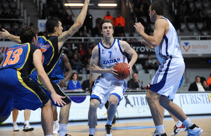 Zadar, 231110.
Dvorana Kresimir Cosic.
2. kolo EuroChallenge kupa. Zadar – Apoel.
Na fotografiji: Ivan Tomas igrac Zadra.
Foto: Andrija Lucic / CROPIX Zadar, 231110.
Dvorana Kresimir Cosic.
2. kolo EuroChallenge kupa. Zadar – Apoel.
Na fotografiji: Ivan Tomas igrac Zadra.
Foto: Andrija Lucic / CROPIX