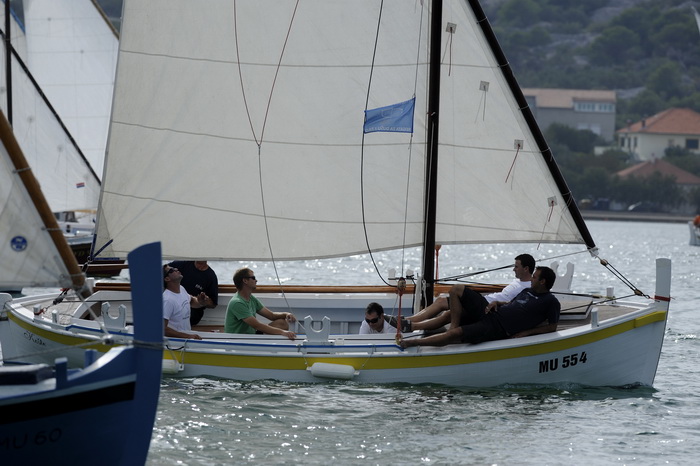 Otok Murter, 300912.
Latinsko idro, najveca regata tradicionalnih gajeta, leuta i kaica odrzana je danas u Murteru. Na regati je startalo oko 100 brodova.
Foto: Niksa Stipanicev / CROPIX Otok Murter, 300912.
Latinsko idro, najveca regata tradicionalnih gajeta, leuta i kaica odrzana je danas u Murteru. Na regati je startalo oko 100 brodova.
Foto: Niksa Stipanicev / CROPIX