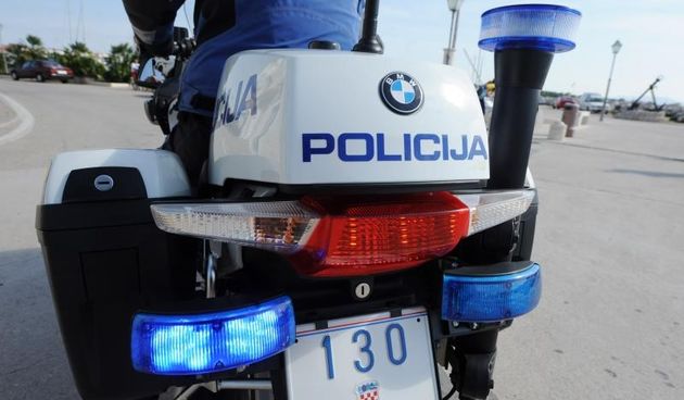 Ilustacije za Ministarstvo unutarnjih poslova. Photo: Hrvoje Jelavic/PIXSELL Autor  Hrvoje Jelavic/PIXSELL Ključne riječi  mup, palica, stop policija, policija ilustracija, policajac