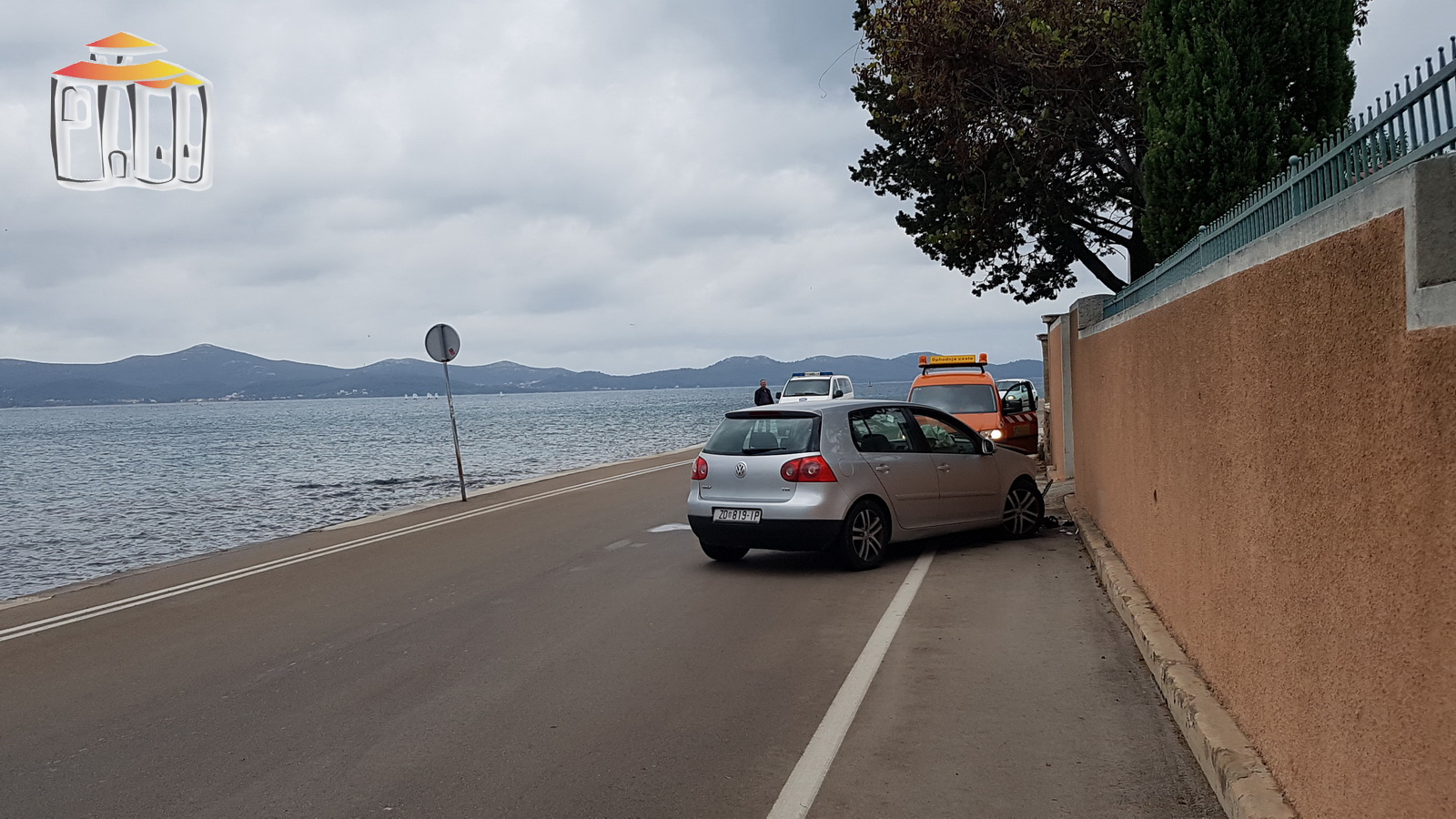 Golfom se izvrtio i zabio u zid na Obali kneza Trpimira
