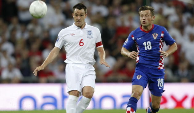 London, 090909. Stadion Wembley. Kvalifikacijska nogometna utakmica grupe 6 za Svjetsko prvenstvo u Juznoj  Africi 2010. Utakmica Engleska – Hrvatska. John Terry i Ivica Olic. Foto: Ronald Gorsic / CROPIX