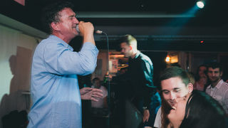 Zadarska večer s Ivicom Sikirićem Ićom u Hitch baru, 8.5.2015. (Foto: Ivan Toman) Zadarska večer s Ivicom Sikirićem Ićom u Hitch baru, 8.5.2015. (Foto: Ivan Toman)