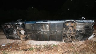 Vodice: U sudaru automobila i autobusa tri osobe ozlijeđene, a autobus završio na boku