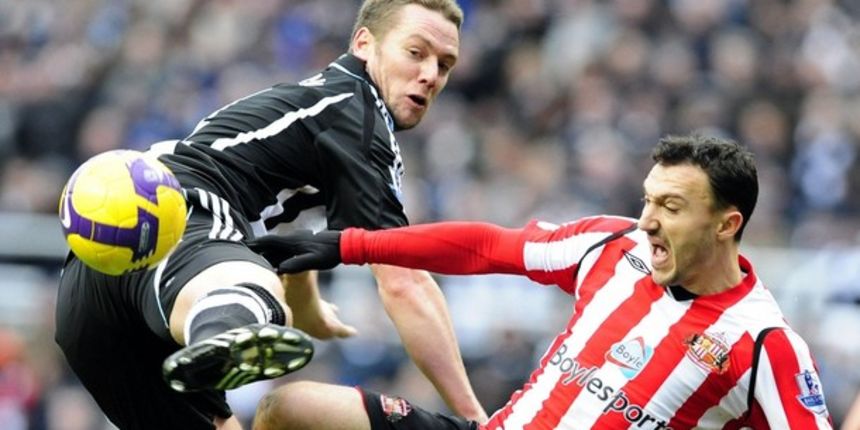 Steed Malbranque i Kevin Nolan (Reuters)
