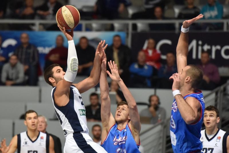 Image 379219 (auto) Image 379219 (auto)