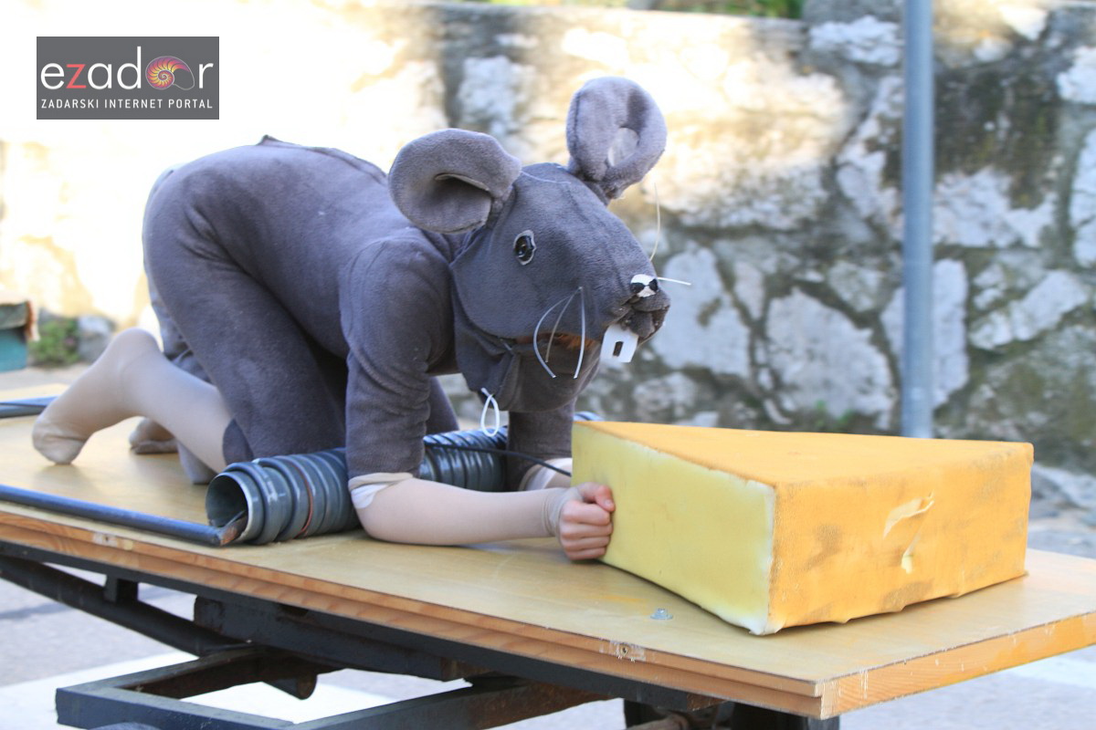 Maškarana povorka Velike Bake u Murteru