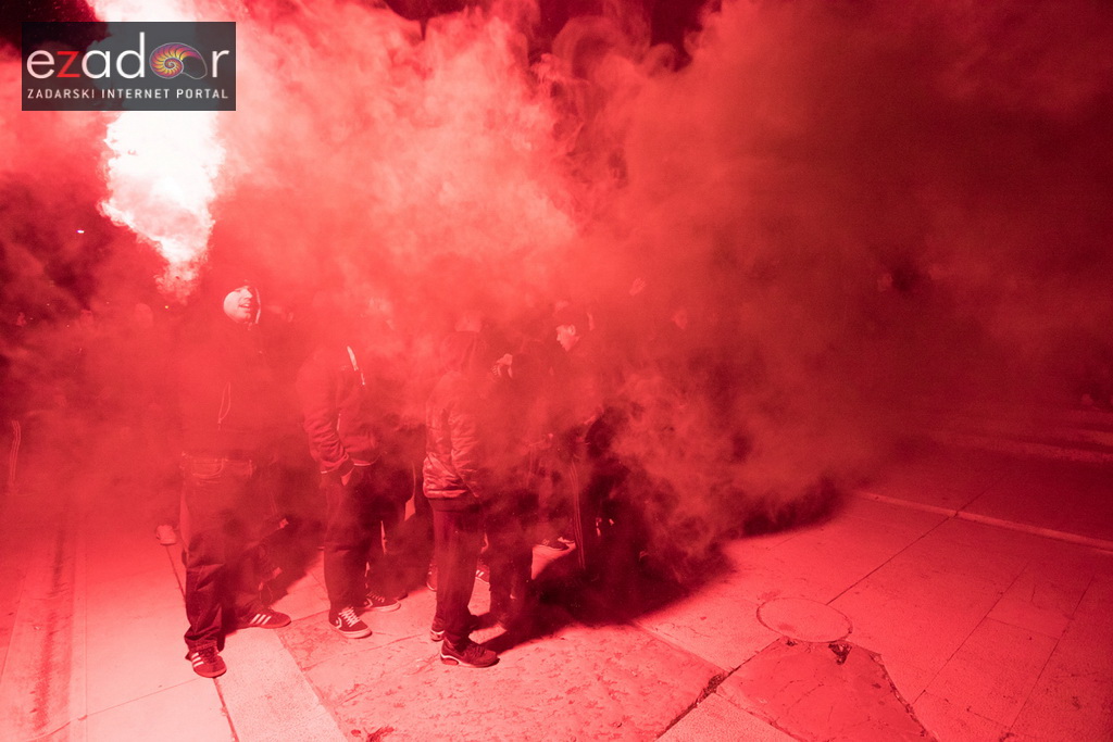 Okupljanje Tornada na Forumu i korteo do Krešinog doma Okupljanje Tornada na Forumu i korteo do Krešinog doma