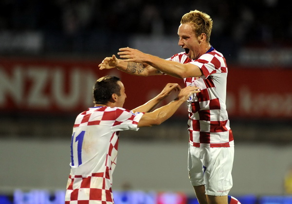 Zagreb, 050909.Stadion Maksimir, kvalifikacijska utakmica skupine 6 za Svjetsko nogometno prvenstvo u Juznoafrickoj Republici, susret reprezentacija Hrvatske i Bjelorusije.Na slici: Srna , Raketic slavlje.Foto: Damir Krajac / CROPIX