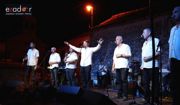 Bibinje: Koncert Tomislava Bralića i klape Intrade na Trgu Sri sela