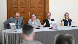 18. svezak časopisa Archaeologia Adriatica posvećen profesoru emeritusu Brunislavu Marijanoviću 18. svezak časopisa Archaeologia Adriatica posvećen profesoru emeritusu Brunislavu Marijanoviću