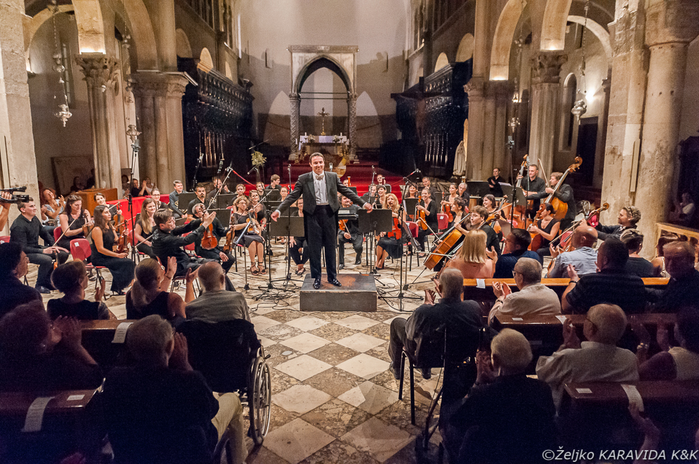 55. Glazbene večeri u Sv. Donatu: Koncert Zadarskog komornog orkestra i Romana Simovića, foto: Željko Karavida 55. Glazbene večeri u Sv. Donatu: Koncert Zadarskog komornog orkestra i Romana Simovića, foto: Željko Karavida