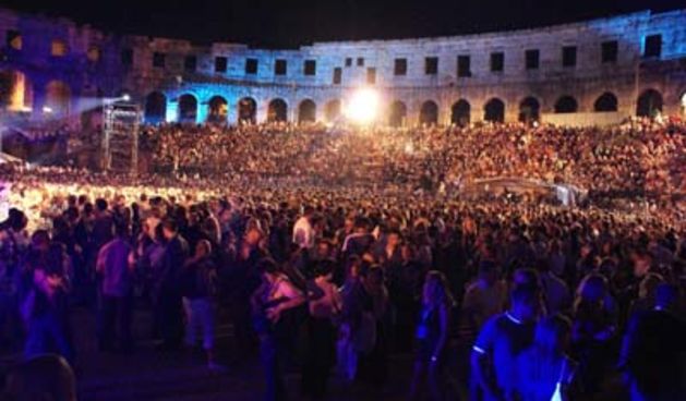 Gibonni i Oliver u Areni (Foto:Barkun.hr)