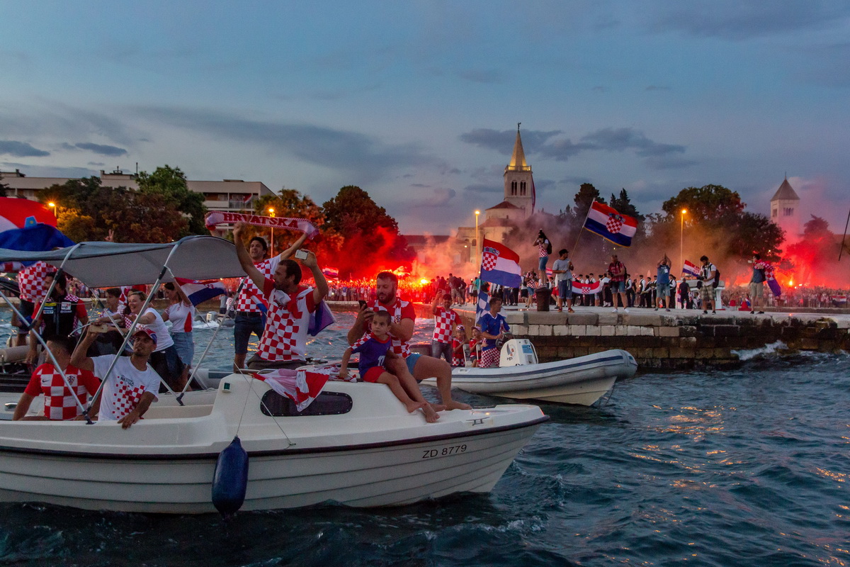 Veličanstven doček četvorice zadarskih Vatrenih od Gradskog mosta do Foruma