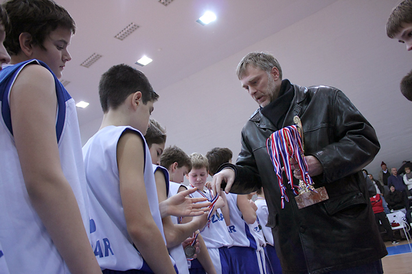 Podjela medalja na Božićnom košarkaškom turniru
