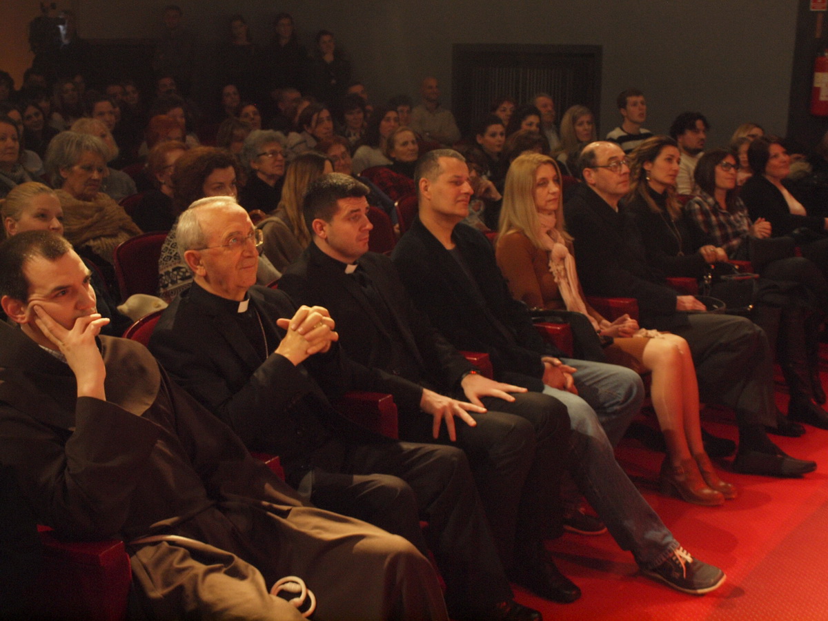 Humanitarni koncert duhovne glazbe “Anđeli za Anđelu” u HNK Zadar Humanitarni koncert duhovne glazbe “Anđeli za Anđelu” u HNK Zadar