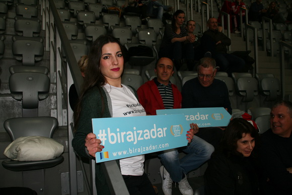 Košarkaši i navijači KK Zadar podržali akciju #birajzadar Košarkaši i navijači KK Zadar podržali akciju #birajzadar