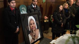 Skopje: Na posljednji počinak ispraćena Esma Redžepova Skopje: Na posljednji počinak ispraćena Esma Redžepova