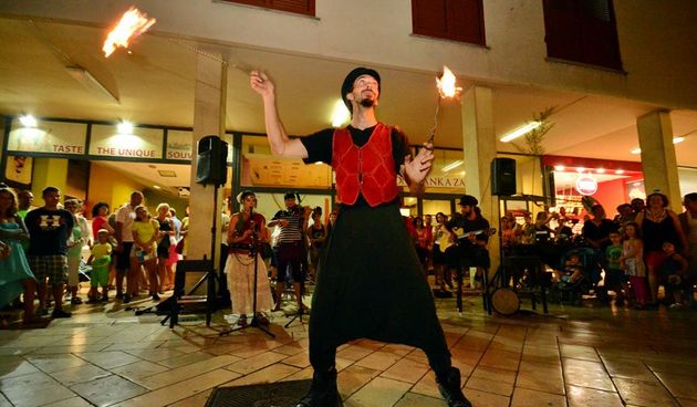 Performeri Saraswati na KalelargArt-u ; foto Iva Perinčić