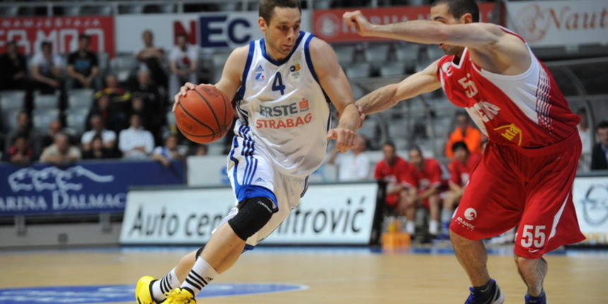 Zadar, 100511. Dvorana Kresimir Cosic u Zadru, 13. kolo lige za prvaka, Zadar – Cedevita. Na fotografiji: Marko Car. Foto: Andrija Lucic / CROPIX Zadar, 100511. Dvorana Kresimir Cosic u Zadru, 13. kolo lige za prvaka, Zadar – Cedevita. Na fotografiji: Marko Car. Foto: Andrija Lucic / CROPIX