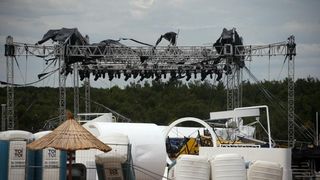 Olujna bura poharala plažu Zrće. Photo: Dalibor Urukalović/PIXSELL