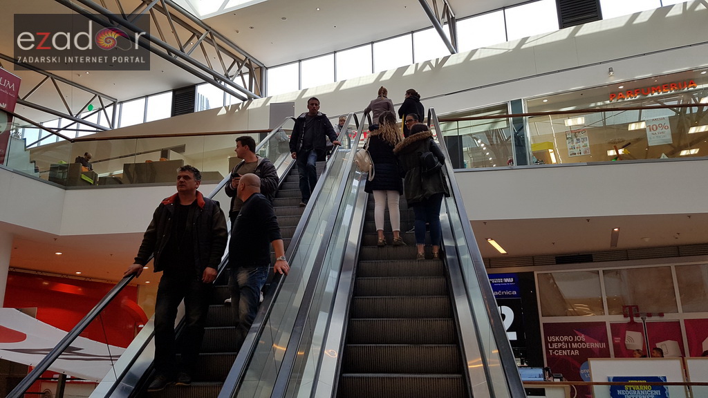 Trgovinski centar Supernova Zadar otvorio vrata kupcima Trgovinski centar Supernova Zadar otvorio vrata kupcima