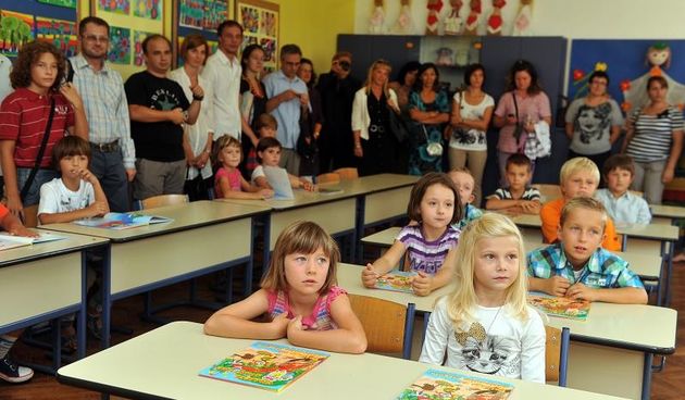 Prvašići u školskim klupama, Photo: Goran Stanzl/PIXSELL