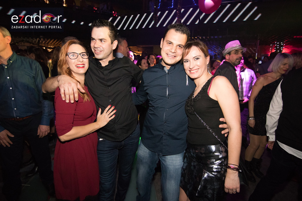 Ludnica u Saturnusu: Najbolji doček u svemiru i šire Ludnica u Saturnusu: Najbolji doček u svemiru i šire