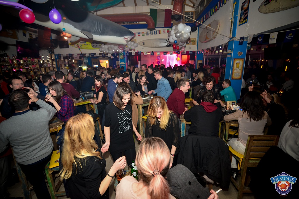 U Famous beach and grill baru Rockatansky bend proslavio je 20 godina djelovanja U Famous beach and grill baru Rockatansky bend proslavio je 20 godina djelovanja