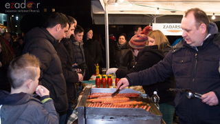 Humanitarni svjetlosni spektakl “Zaželi ljubav” na zadarskom Forumu, 18. veljače 2017. Humanitarni svjetlosni spektakl “Zaželi ljubav” na zadarskom Forumu, 18. veljače 2017.