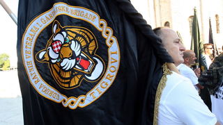 Zadar, 210812.
Hrvatski branitelji krenuli su jutros u hodnju koja ce trajati pet dana. Sudjeluju: Udruga veterana hrvatskih gardijskih postrojbi, Udruga veterana SJP MUP-a RH, UMDDRH Zadar, 210812.
Hrvatski branitelji krenuli su jutros u hodnju koja ce trajati pet dana. Sudjeluju: Udruga veterana hrvatskih gardijskih postrojbi, Udruga veterana SJP MUP-a RH, UMDDRH