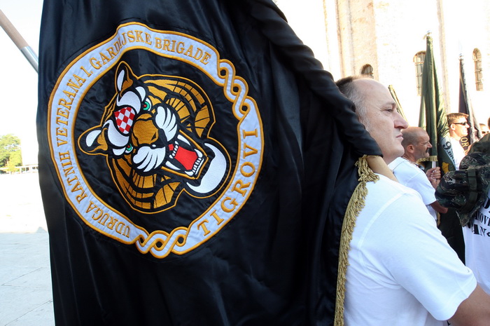 Zadar, 210812.
Hrvatski branitelji krenuli su jutros u hodnju koja ce trajati pet dana. Sudjeluju: Udruga veterana hrvatskih gardijskih postrojbi, Udruga veterana SJP MUP-a RH, UMDDRH Zadar, 210812.
Hrvatski branitelji krenuli su jutros u hodnju koja ce trajati pet dana. Sudjeluju: Udruga veterana hrvatskih gardijskih postrojbi, Udruga veterana SJP MUP-a RH, UMDDRH