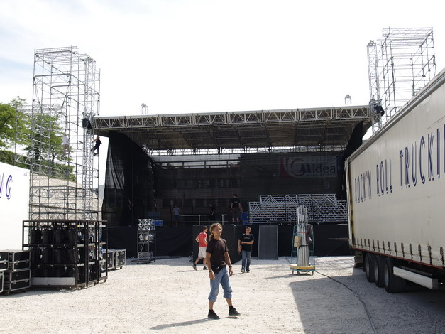 OLYMPUS DIGITAL CAMERA OLYMPUS DIGITAL CAMERA