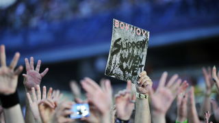 Zagreb, 080611.
Stadion Maksimir.
Nastup americke rock grupe Bon Jovi. 
Na slici: publika.
Foto: Boris Kovacev / CROPIX