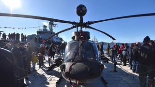 Otvorena izložba vojne opreme, oružja i vozila na zadarskoj rivi