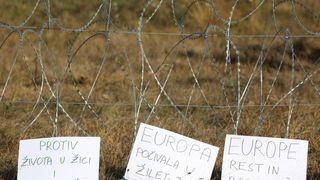 Na granicnom prijelazu Lucija-Brezovica odrzan je veliki prosvjed protiv slovenske zilet zice pod nazivom Protiv zice i za humanu Europu. Na granicnom prijelazu Lucija-Brezovica odrzan je veliki prosvjed protiv slovenske zilet zice pod nazivom Protiv zice i za humanu Europu.