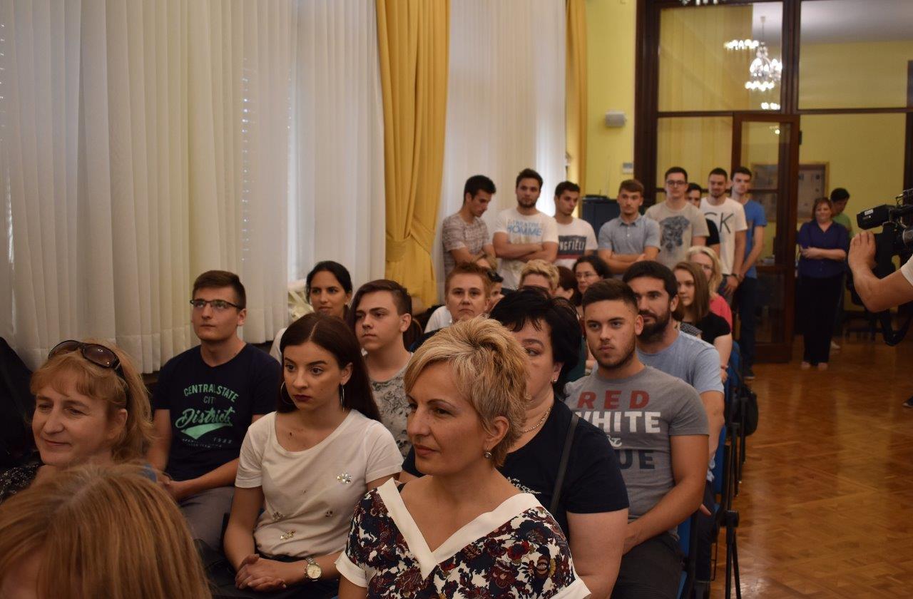 Prijem za nagrađivane učenike osnovnih i srednjh škola