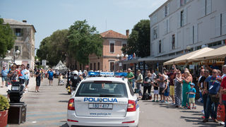 Spektakularni defile vespaša, foto: Vinko Pešić Spektakularni defile vespaša, foto: Vinko Pešić