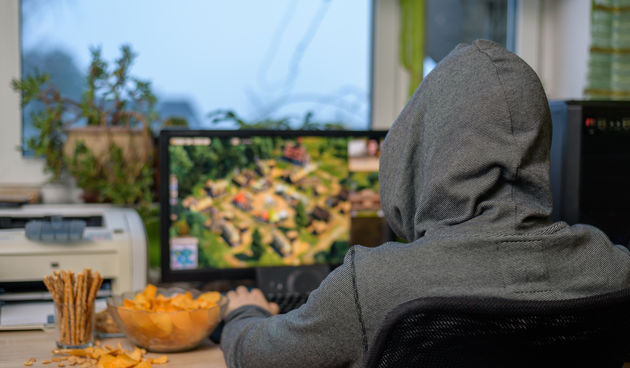 gejmer, ovisnik o internetu