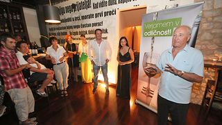 Degustacija vina mariborske vinarije Vinag u Restoran Baru Atrij Degustacija vina mariborske vinarije Vinag u Restoran Baru Atrij