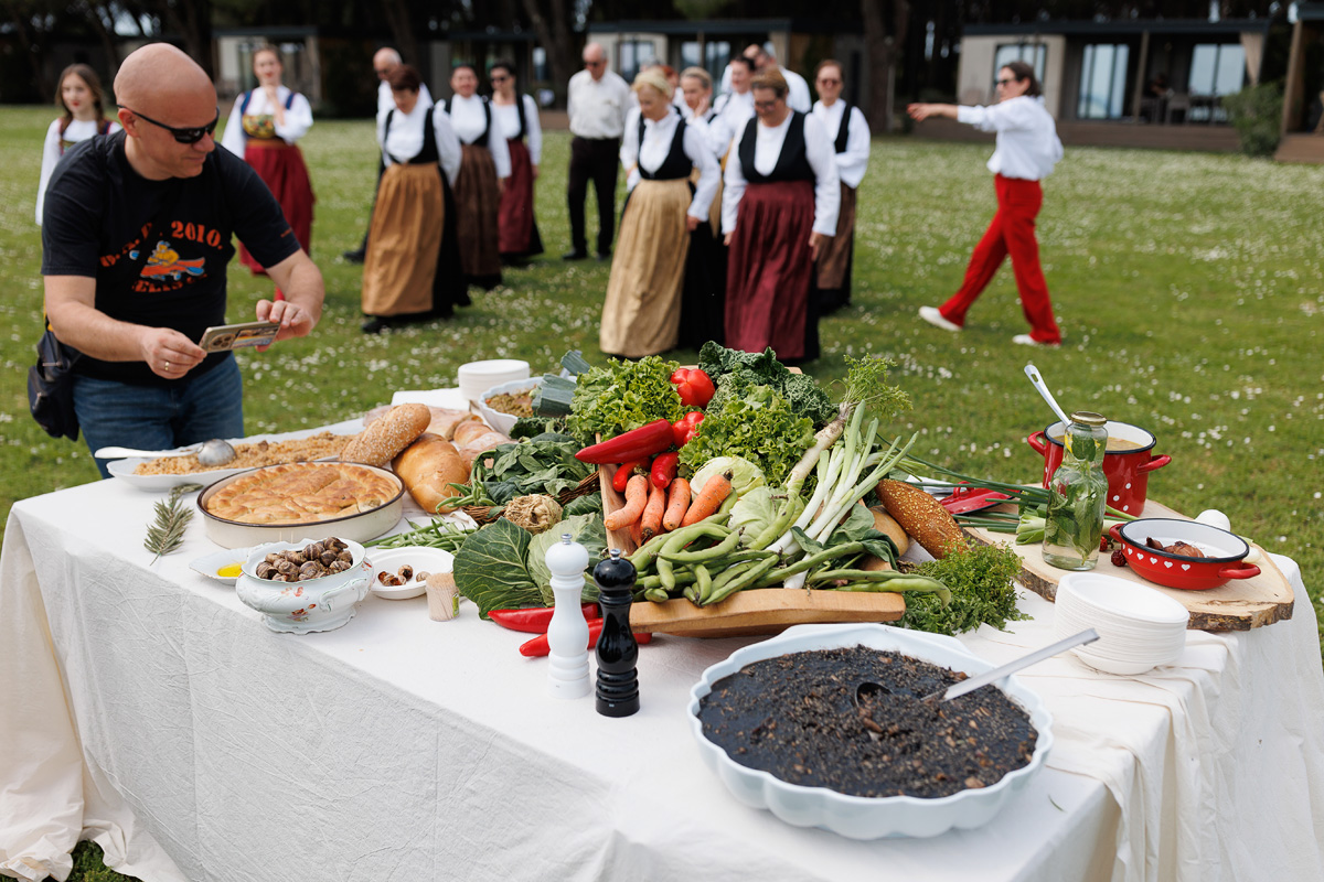 Materine užance @ kamp Crkvine, Vransko jezero Materine užance @ kamp Crkvine, Vransko jezero