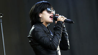 Zagreb, 240609.
Prva vecer T-mobile IN Music Festivala koji se odrzava na Jarunu na dvije pozornice. Kao zvijezde prve veceri najavljeni su Lilly Allen, Kraftwerk, Franz Ferdinand na T-mobile stageu i Rokia Traore na Nokia stageu.  
Na slici: Lilly Allen.