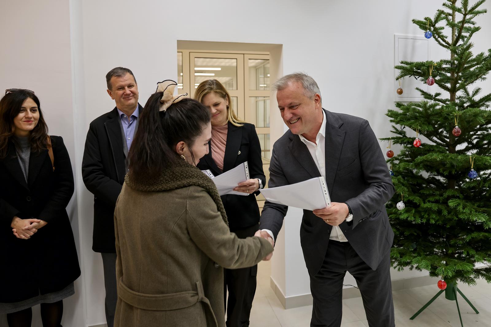 Podjela ključeva i useljenje korisnika u Centar za mlade Podjela ključeva i useljenje korisnika u Centar za mlade