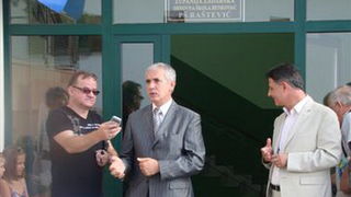 Svecano otvorenje obnovljenih podrucnih skola u Rastevicu i Bukovicu Svecano otvorenje obnovljenih podrucnih skola u Rastevicu i Bukovicu