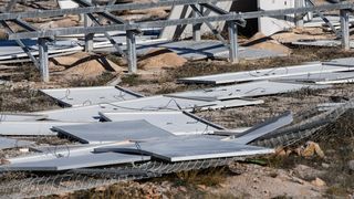 U Zatonu Obrovačkom bura uništila jednu od najvećih solarnih elektrana u Hrvatskoj U Zatonu Obrovačkom bura uništila jednu od najvećih solarnih elektrana u Hrvatskoj